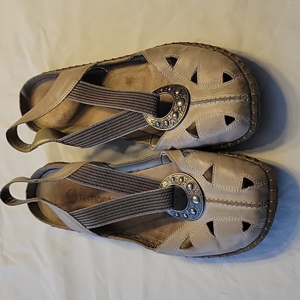 The Walking Co. Remonte Leather sandals size 39